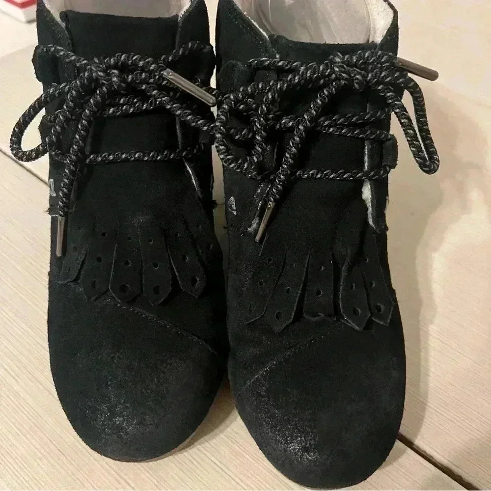 Black Suede Toms Wedges Sherpa Lined Size 7.5 - Picture 7 of 9